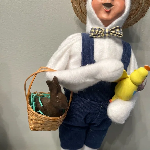 Byers Choice Carolers Easter boy 2008 & girl 2009.  Great condition. - Picture 9 of 10